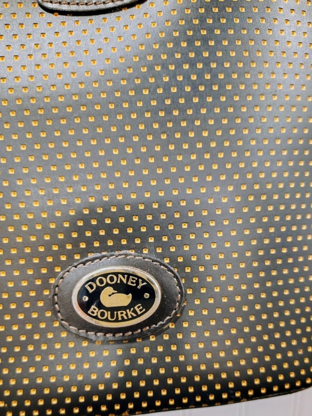 Vintage Dooney & Bourke Polka Dot Yellow Bucket Shoulder Bag Gold Hardware Clasp - Picture 3 of 16